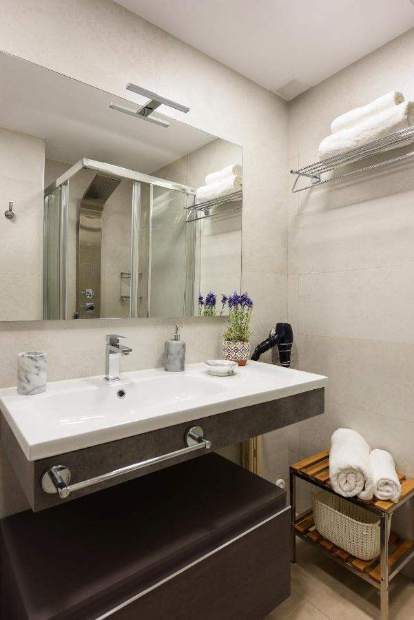 Apartamento Centrico Parking Aire Acondicionado Y Wifi Granada Ngoại thất bức ảnh